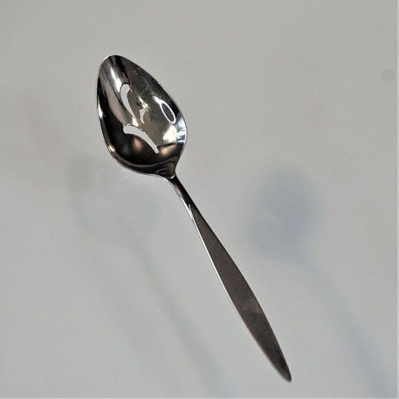 Vintage Oneidacraft Wintersong Pattern Deluxe Stainless Slotted Serving Spoon - Picture 3 of 7